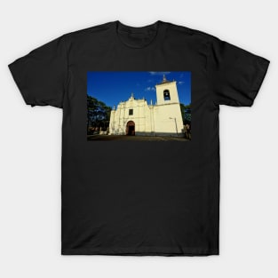 Nicaragua - Eglise de Somoto T-Shirt